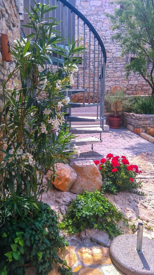 Apartment Li Tar-Vabriga Luaran gambar