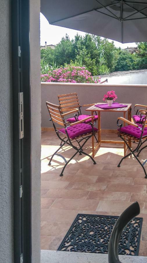 Apartment Li Tar-Vabriga Luaran gambar